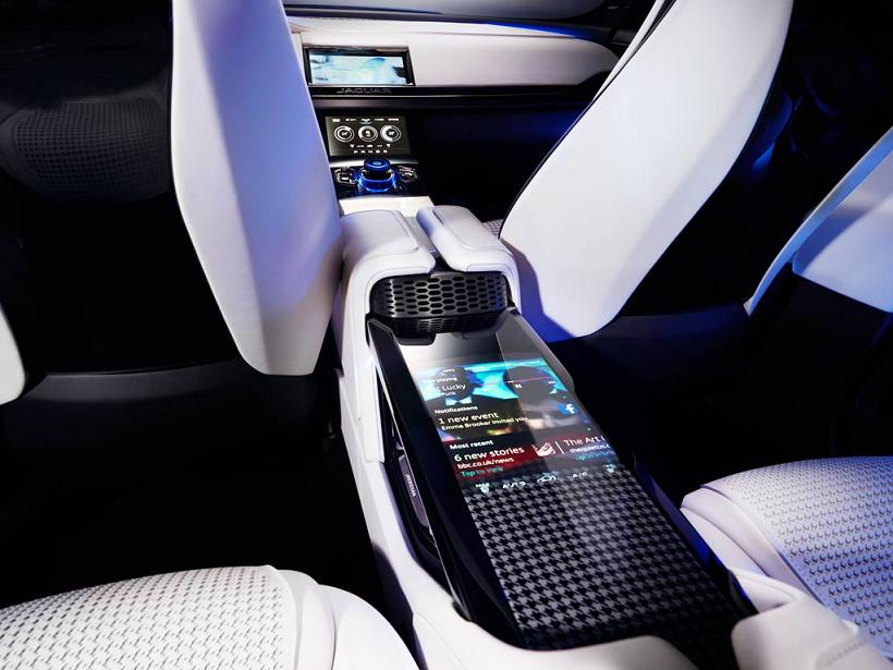 JAGUAR F-Pace-Int-03