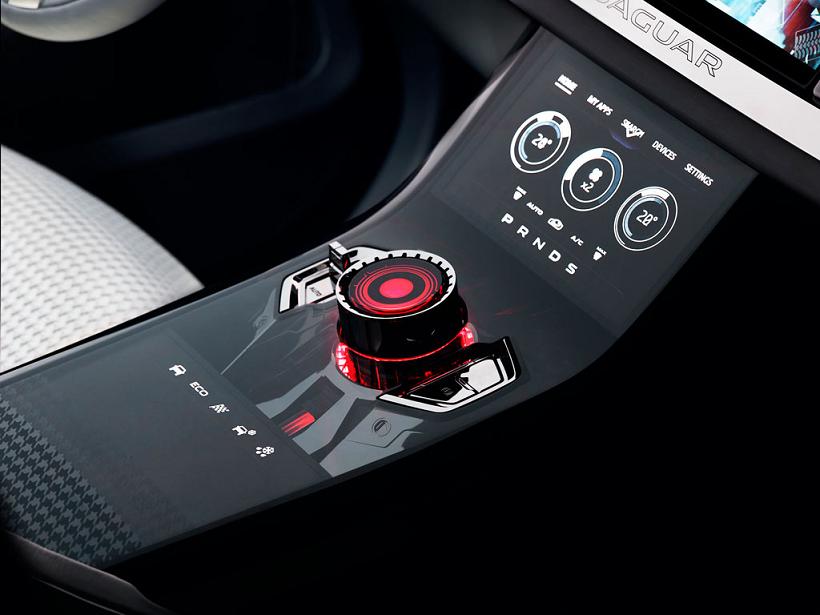 JAGUAR F-Pace-Int-05